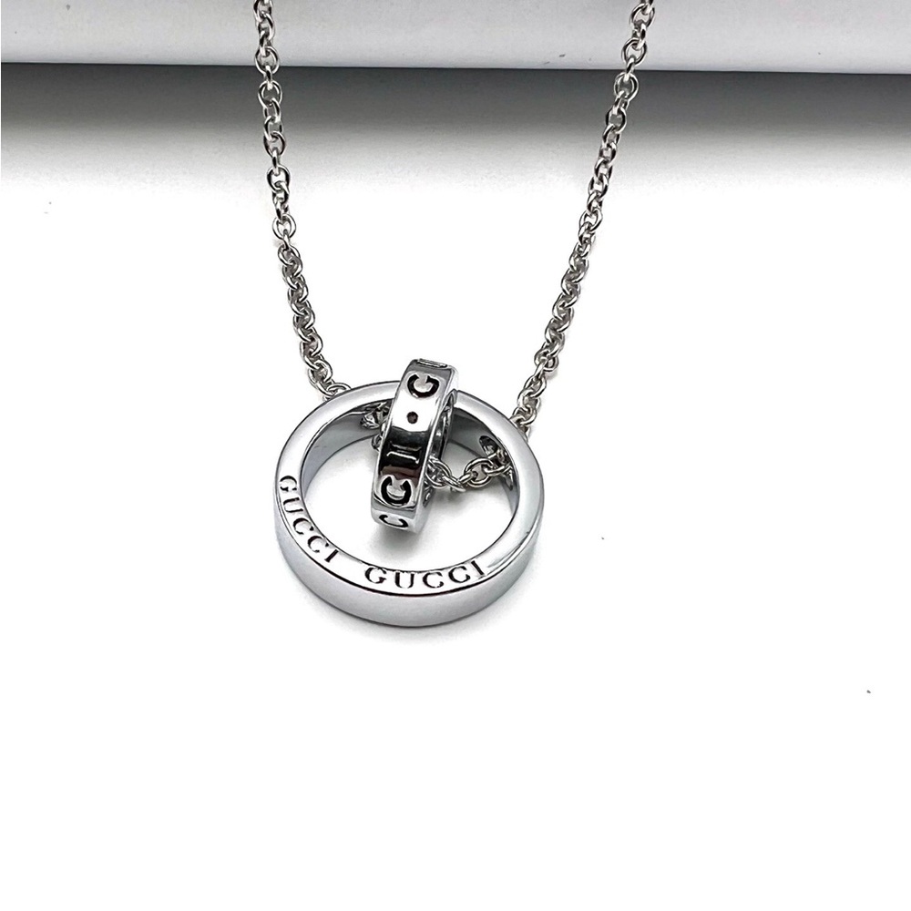 Gucci Silver Interlocking Ring Pendant Necklace - image 3